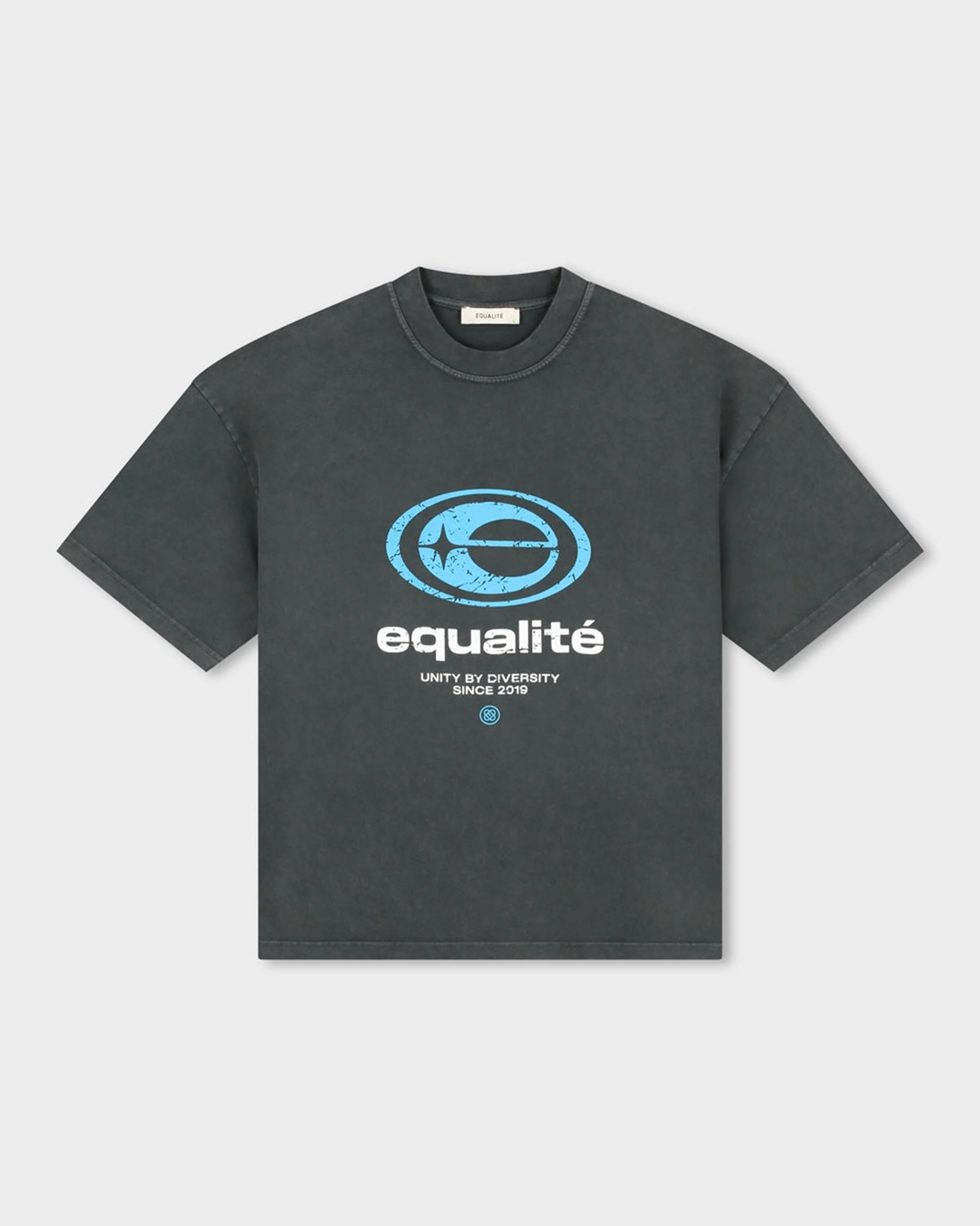 Elan Boxy Fit T-Shirt - Image 5