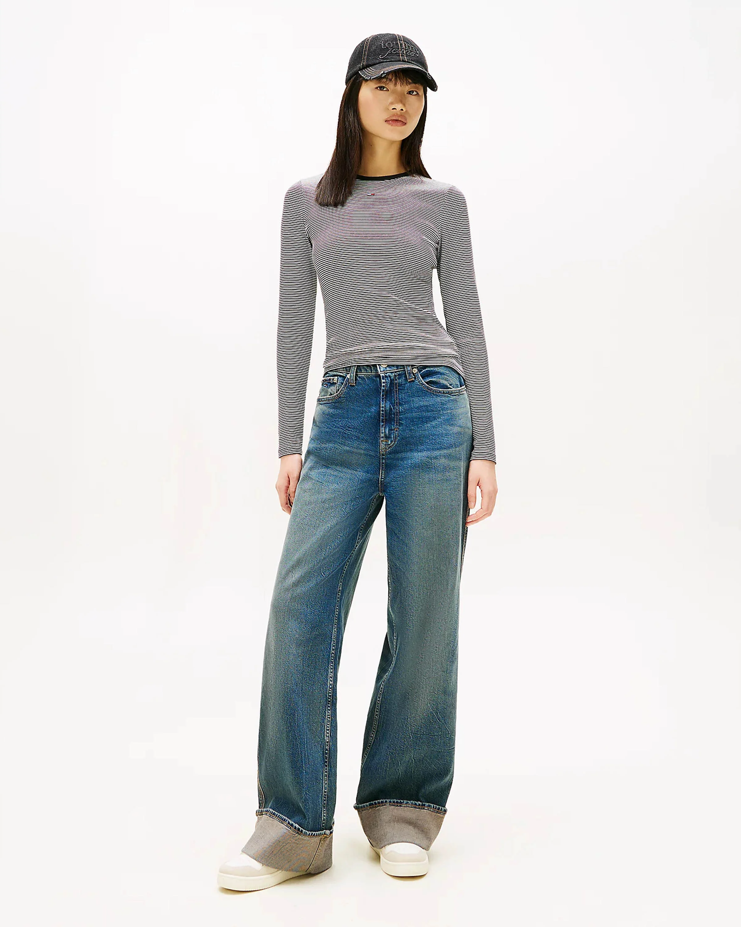 Essential Slim Fit Longsleeve T-Shirt - Image 3