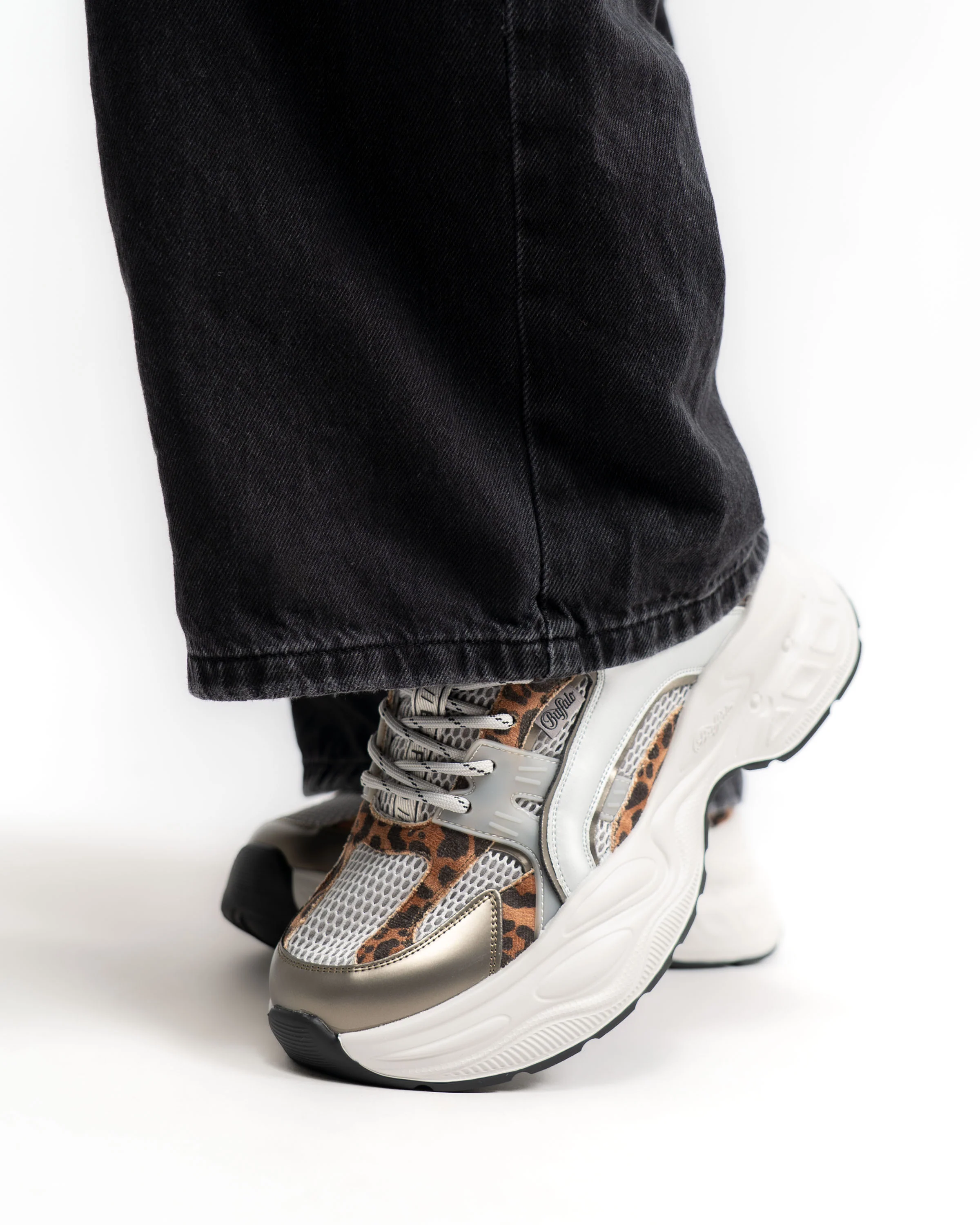 Yuno One Sneakers
